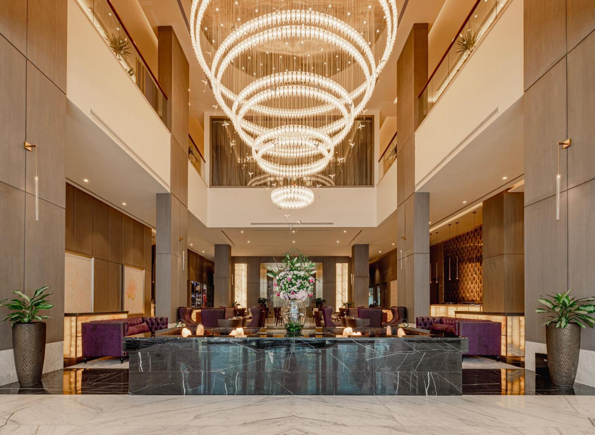 Khalidia Palace Hotel Dubai By Mourouj Gloria Екстериор снимка Lobby